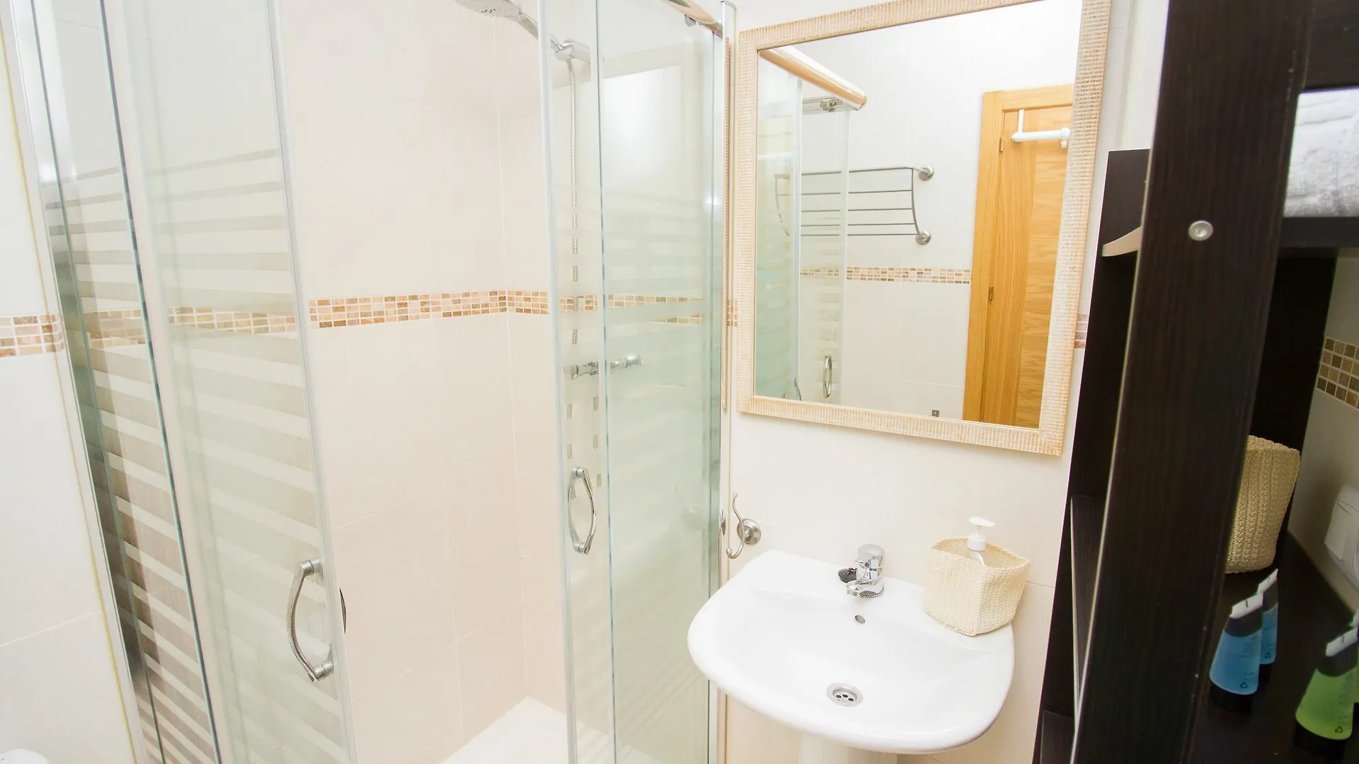 Calle Mezquitilla - Spacious Apartment By La Recepcion Μάλαγα 0*,